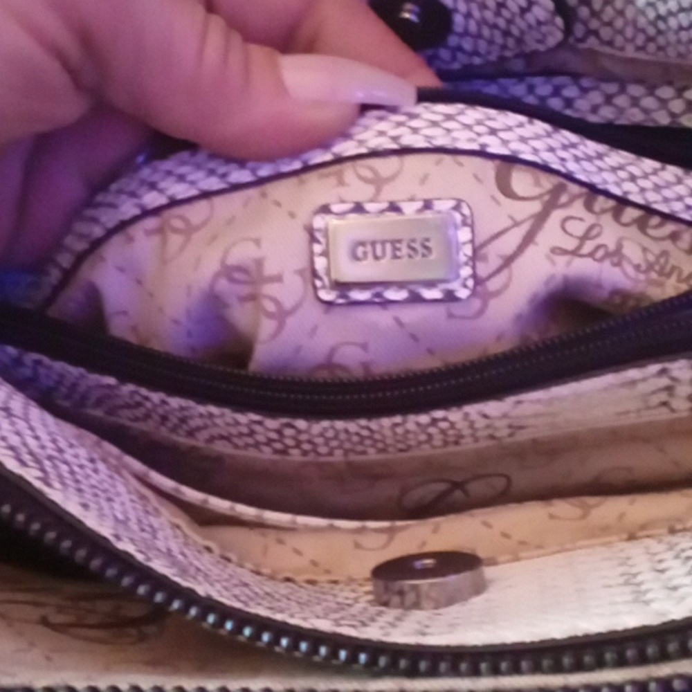 Handbag - Picture 2 of 2